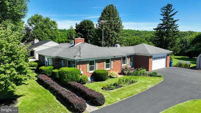2127 JEFFERSON RD, Spring Grove, PA 17362