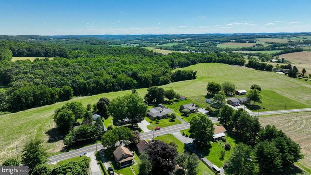 2127 JEFFERSON RD, Spring Grove, PA 17362
