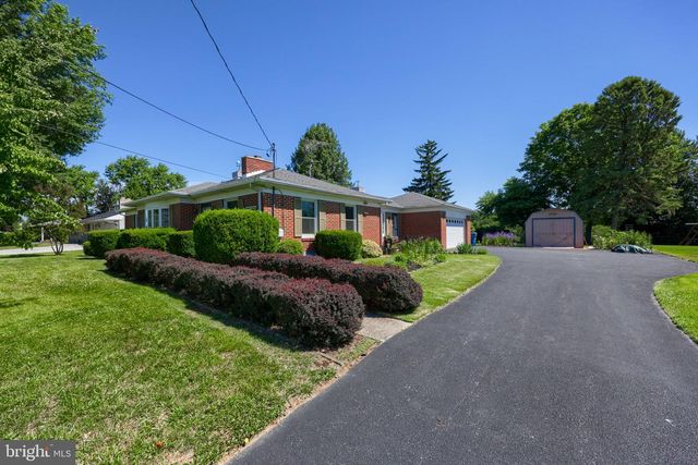 2127 JEFFERSON RD, Spring Grove, PA 17362