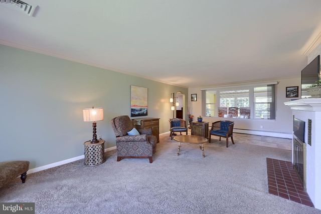 2127 JEFFERSON RD, Spring Grove, PA 17362