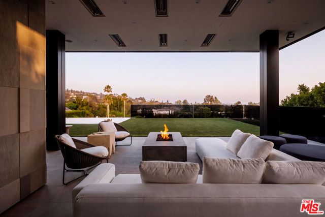 1140 Summit Drive, Beverly Hills, CA 90210