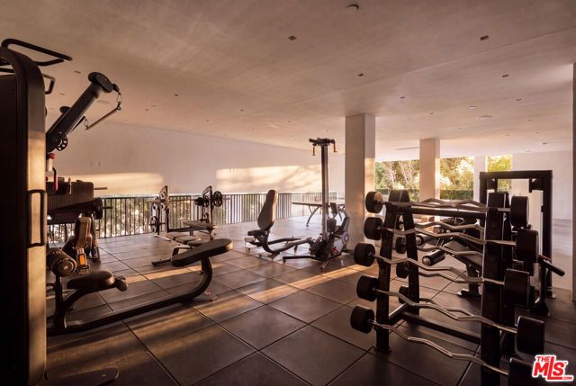 1140 Summit Drive, Beverly Hills, CA 90210
