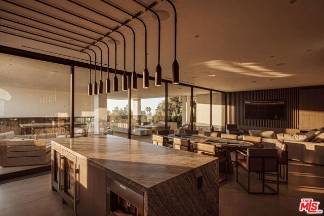 1140 Summit Drive, Beverly Hills, CA 90210