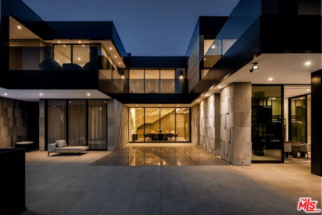 1140 Summit Drive, Beverly Hills, CA 90210