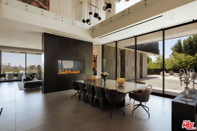 1140 Summit Drive, Beverly Hills, CA 90210