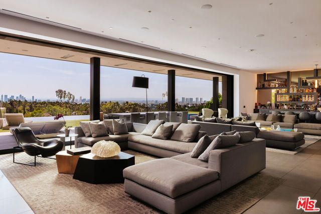 1140 Summit Drive, Beverly Hills, CA 90210