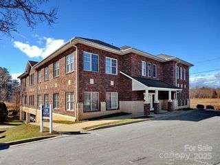 120 Chadwick Square Court A, Hendersonville, NC 28739