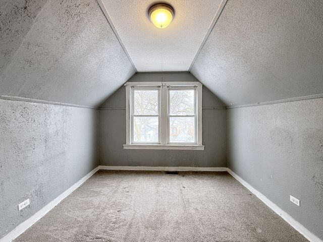 8015 S Harper Avenue, Chicago, IL 60619