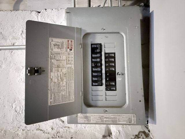 8015 S Harper Avenue, Chicago, IL 60619