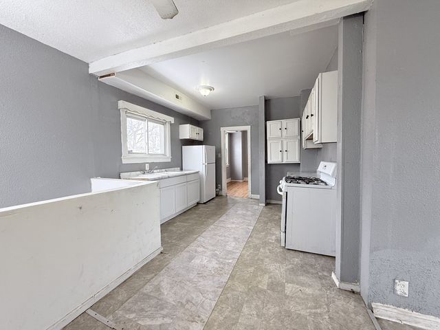 8015 S Harper Avenue, Chicago, IL 60619