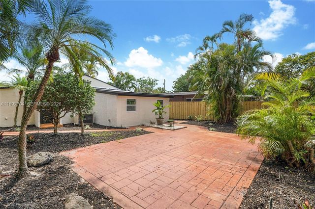 907 SW 15th Ter 1-2, Fort Lauderdale, FL 33312