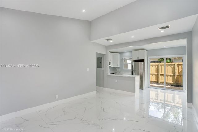 907 SW 15th Ter 1-2, Fort Lauderdale, FL 33312