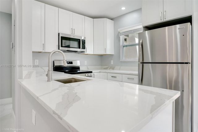 907 SW 15th Ter 1-2, Fort Lauderdale, FL 33312