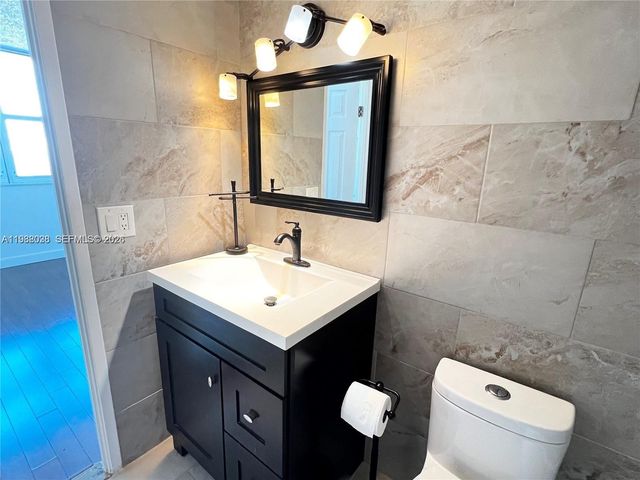 2841 NE 163rd St 1007, North Miami Beach, FL 33160