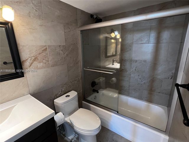 2841 NE 163rd St 1007, North Miami Beach, FL 33160