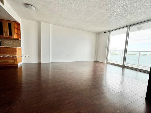 2841 NE 163rd St 1007, North Miami Beach, FL 33160