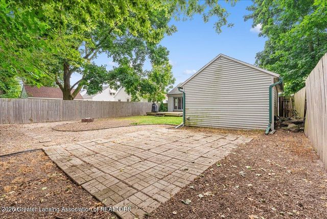 1206 Loraine Avenue, Lansing, MI 48910