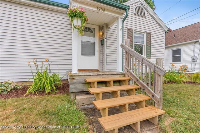 1206 Loraine Avenue, Lansing, MI 48910