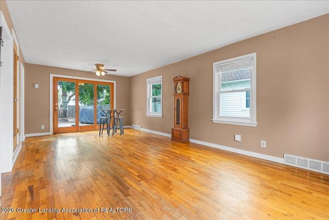 1206 Loraine Avenue, Lansing, MI 48910