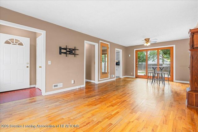 1206 Loraine Avenue, Lansing, MI 48910