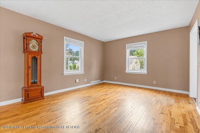 1206 Loraine Avenue, Lansing, MI 48910