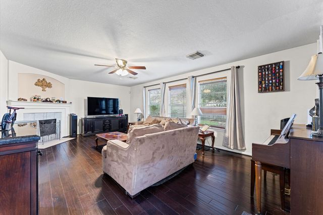 603 Northvalley Drive, Houston, TX 77073