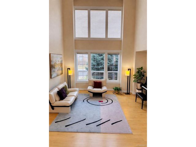 9041 Kittiwake St, Littleton, CO 80126