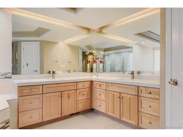 9041 Kittiwake St, Littleton, CO 80126