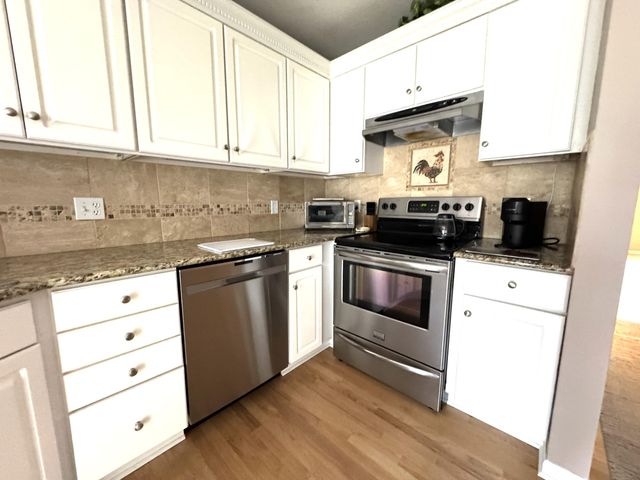 33377 Norfolk Street 3, Livonia City, MI 48152