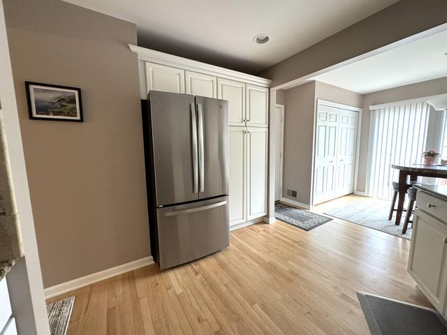 33377 Norfolk Street 3, Livonia City, MI 48152