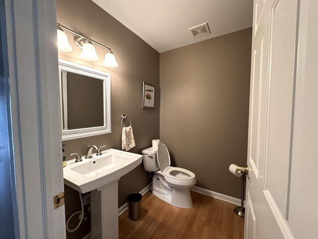 33377 Norfolk Street 3, Livonia City, MI 48152