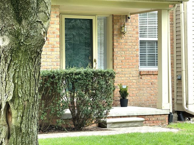 33377 Norfolk Street 3, Livonia City, MI 48152