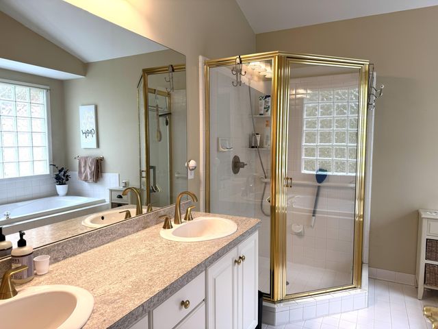33377 Norfolk Street 3, Livonia City, MI 48152