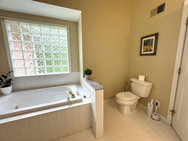 33377 Norfolk Street 3, Livonia City, MI 48152