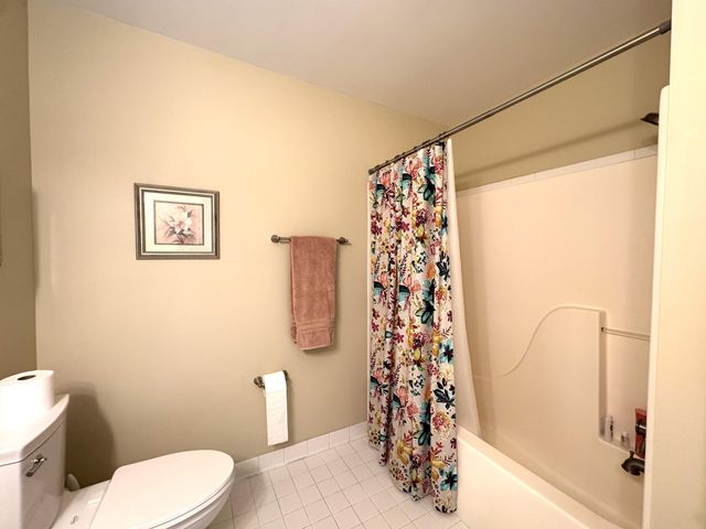 33377 Norfolk Street 3, Livonia City, MI 48152