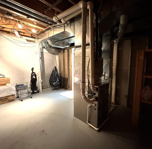 33377 Norfolk Street 3, Livonia City, MI 48152