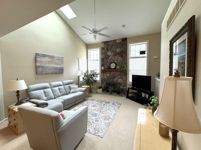 33377 Norfolk Street 3, Livonia City, MI 48152