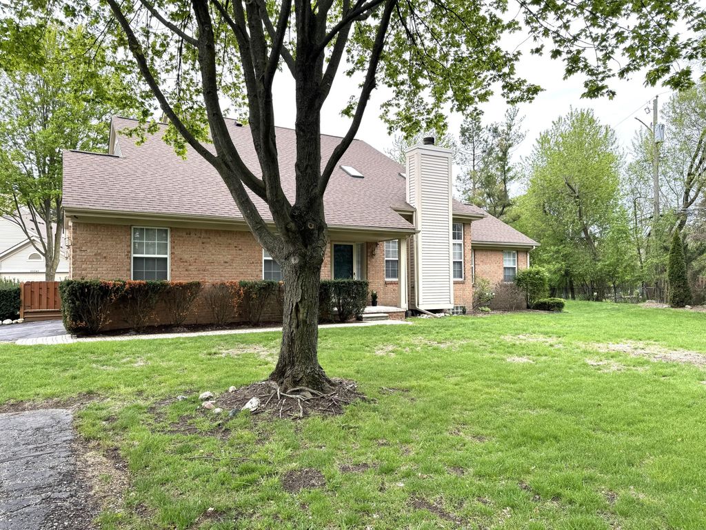 33377 Norfolk Street 3, Livonia City, MI 48152