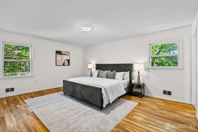 17 Meredith Road, Edison, NJ 08817