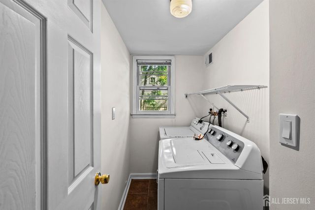 17 Meredith Road, Edison, NJ 08817