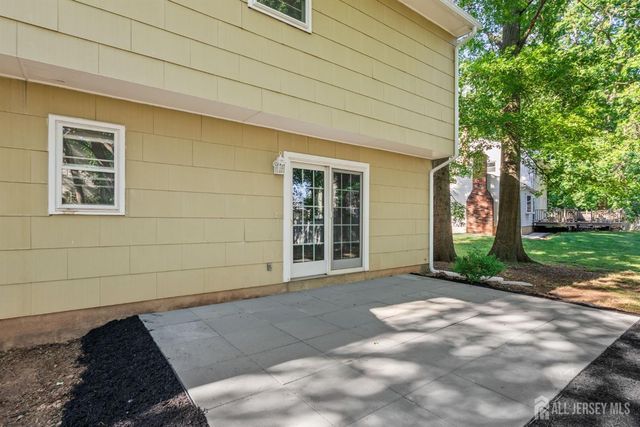 17 Meredith Road, Edison, NJ 08817