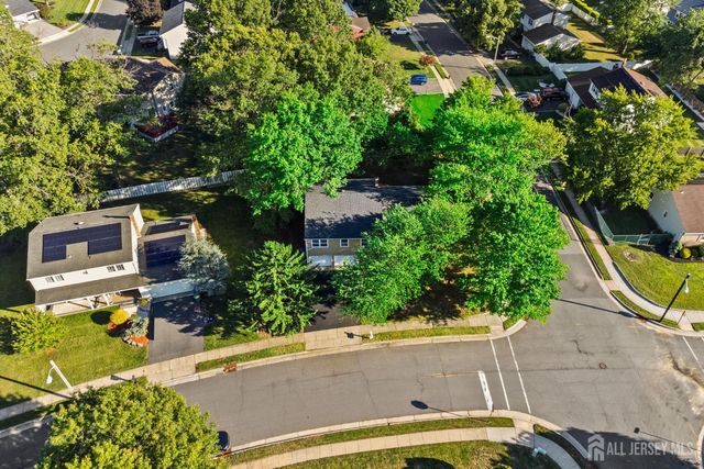 17 Meredith Road, Edison, NJ 08817