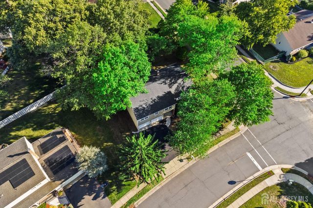 17 Meredith Road, Edison, NJ 08817