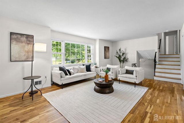 17 Meredith Road, Edison, NJ 08817