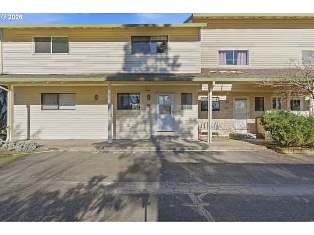 627 N HAYDEN BAY Dr, Portland, OR 97217