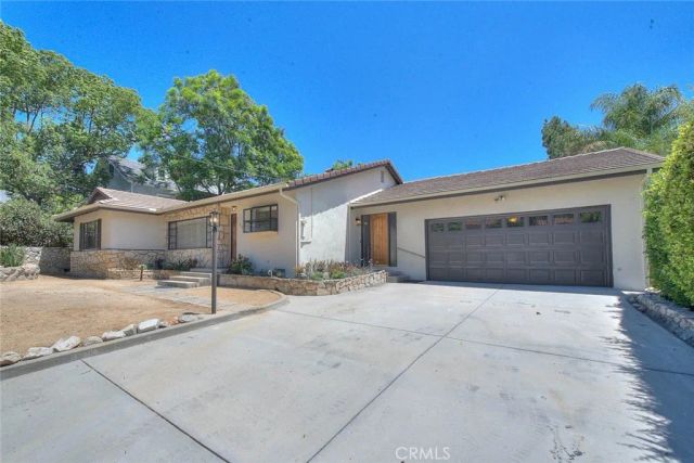 4808 El Sereno, La Crescenta, CA 91214