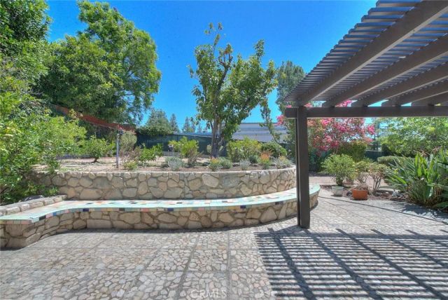 4808 El Sereno, La Crescenta, CA 91214
