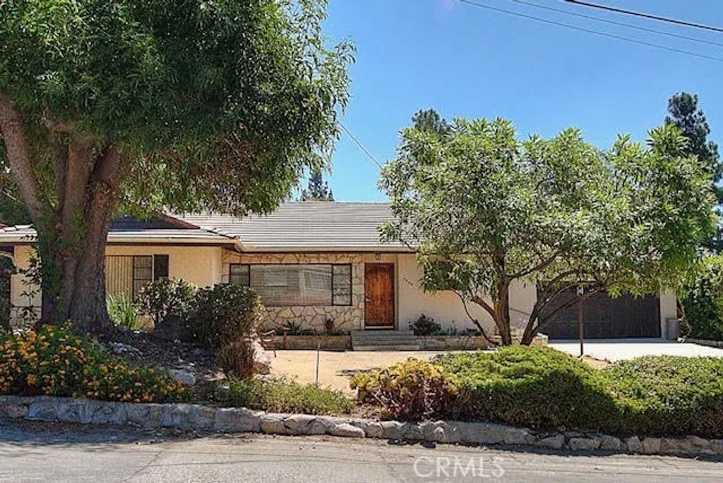4808 El Sereno, La Crescenta, CA 91214