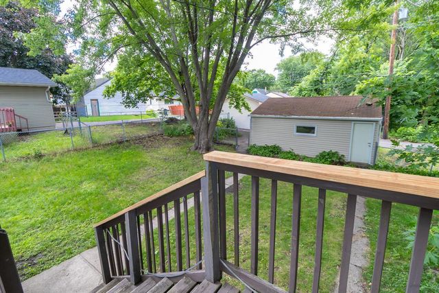 1557 Dale Street N, Saint Paul, MN 55117
