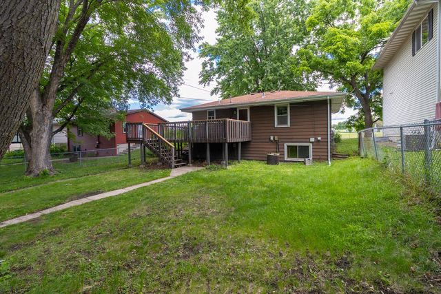 1557 Dale Street N, Saint Paul, MN 55117